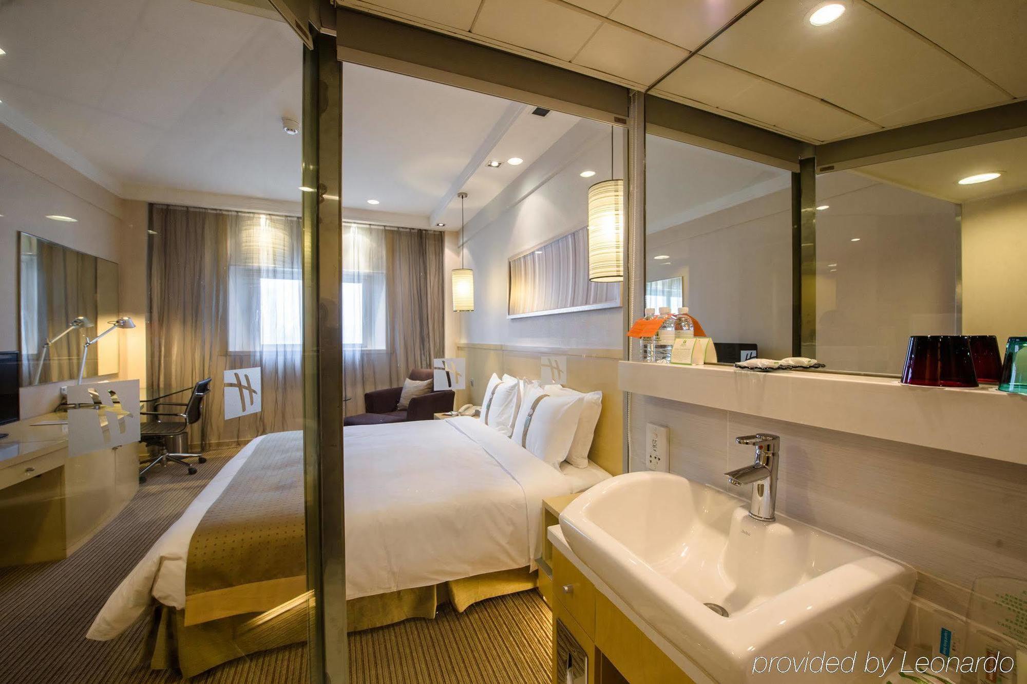 Holiday Inn Downtown Shanghai Exterior photo