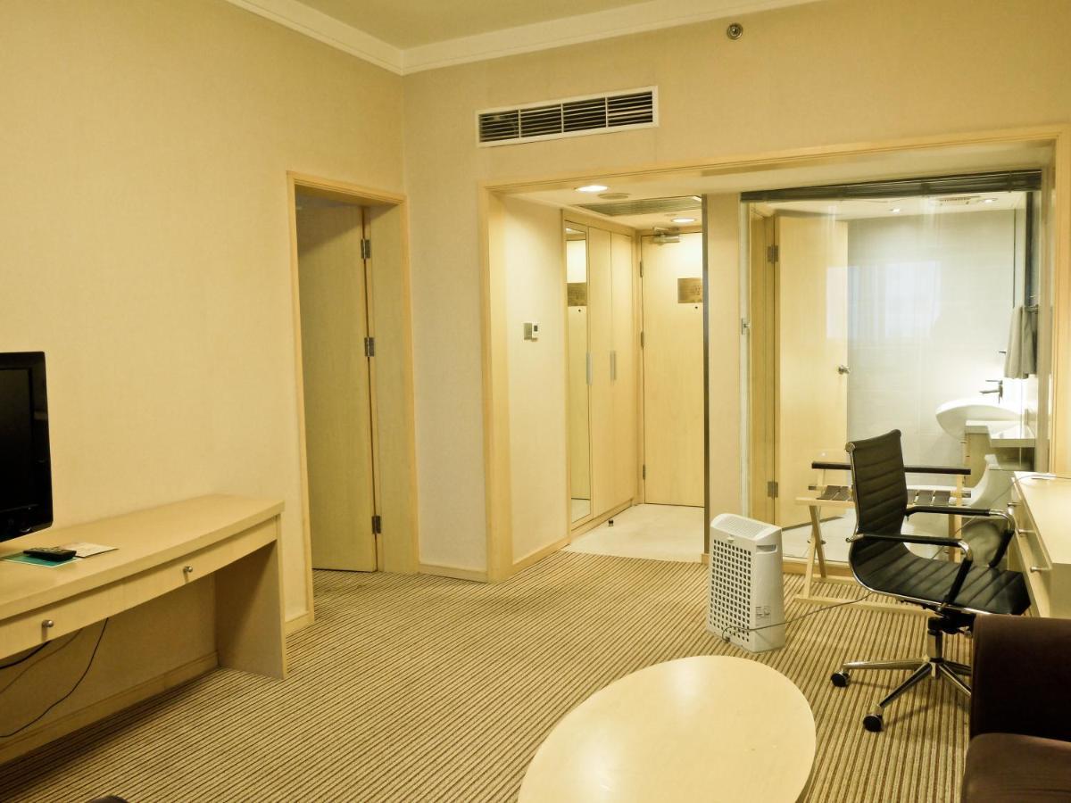 Holiday Inn Downtown Shanghai Exterior photo