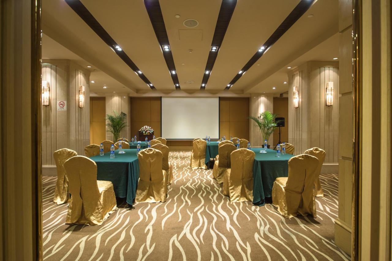 Holiday Inn Downtown Shanghai Exterior photo