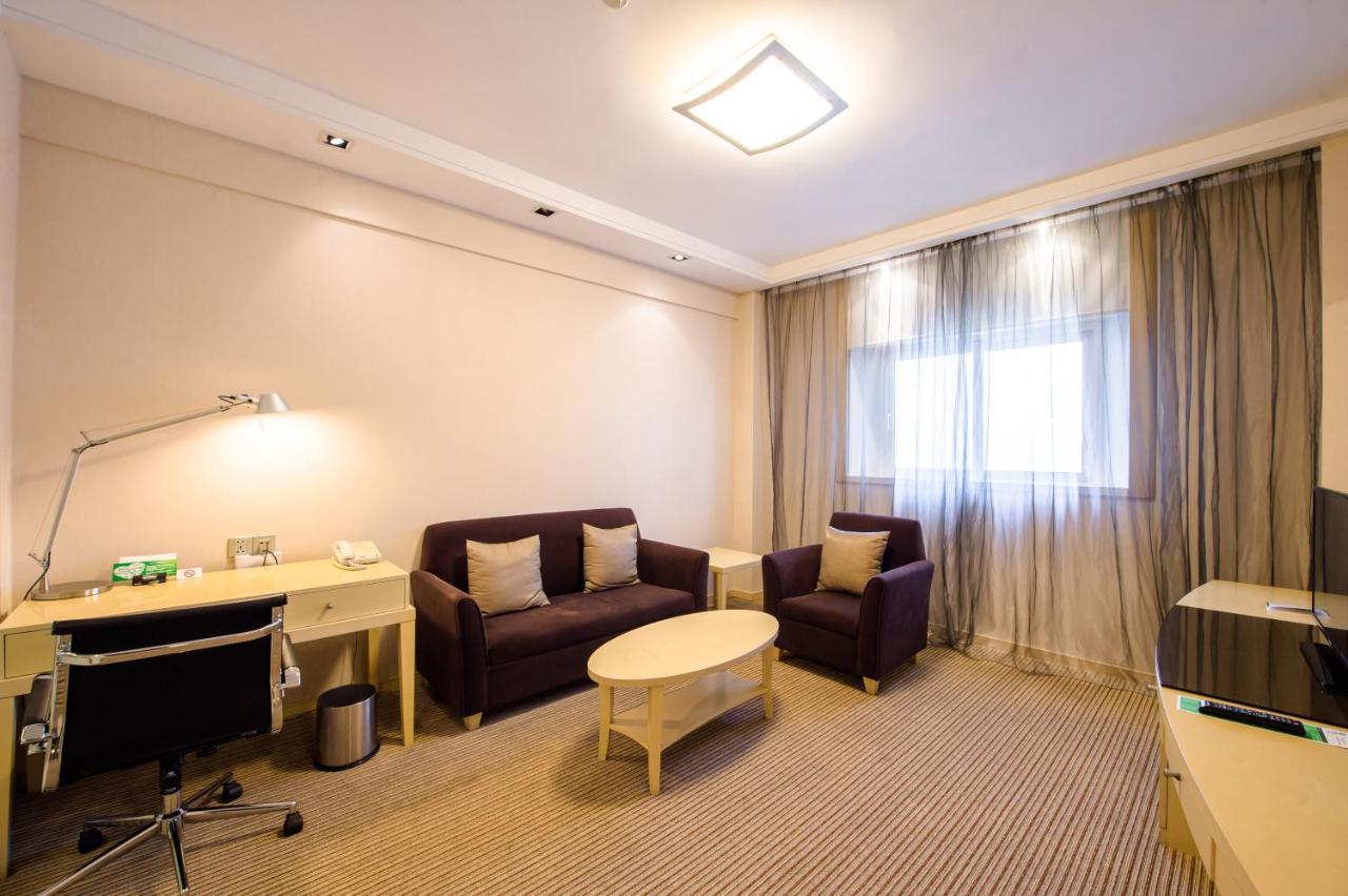 Holiday Inn Downtown Shanghai Exterior photo